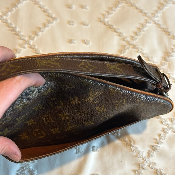 Authentic Louis Vuitton Monogram Dual Compartment Camera Messenger Crossbody Bag - Picture 5 of 16